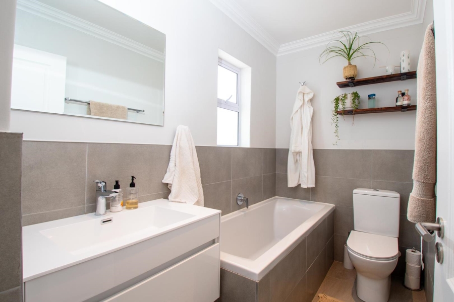 3 Bedroom Property for Sale in Nooitgedacht Village Western Cape